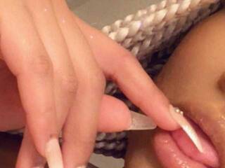 Erotiska video tērzēšana Yiauana