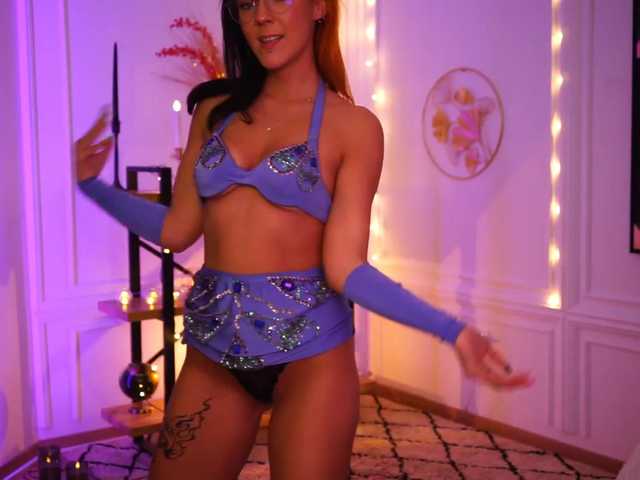 Fotogrāfijas YourDruidess Help me out of this bellydancer clothes :P @remain #redhair #piercing #tattood #mistres #newmodel #glasses #dominate #bellydancer