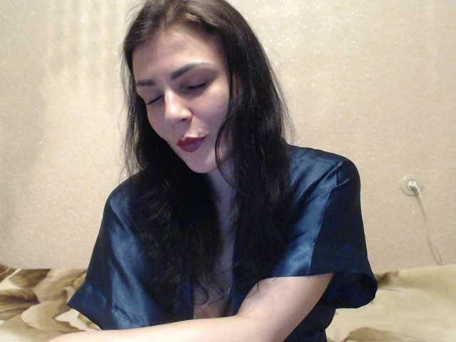 Fotogrāfijas Yuliya_May JUST EROTIC SHOW, WITHOUT TOYS, KISSES! I CAN GERMAN!!! KUSS!