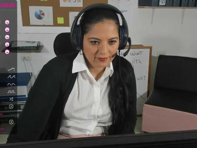 Fotogrāfijas ZahiraChannel Full nakedin the office and play with thedildo (@remain)