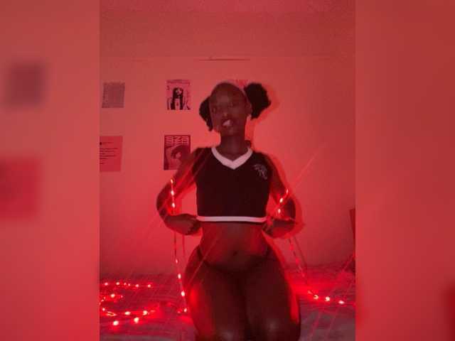 Dance (solo, basic)
500 tokens~ 7–8 minutes at ~60 tokens/min.
Private Show (explicit)
1,000 tokens~ 15–16 minutes.
 Flexible rate.
Cam2Cam Interaction~800 tokens
Includes two-way video; ~13 minutes.
Spy / Group Chat Access 100 tokens~ 8–10 minutes at ~10